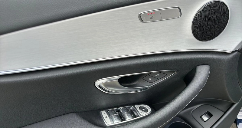 Mercedes-Benz Klasa E cena 214800 przebieg: 55974, rok produkcji 2021 z Kościerzyna małe 326